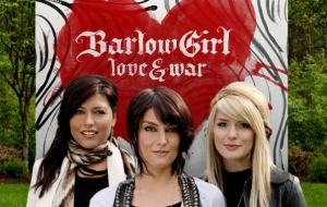 Barlow Girl – “Never Alone” [Nunca Estare Sola]