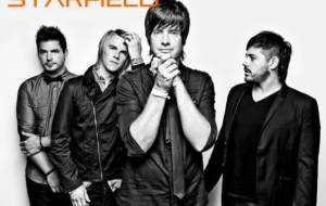 Starfield – “Holy is our God” [Santo Es Nuestro Dios]
