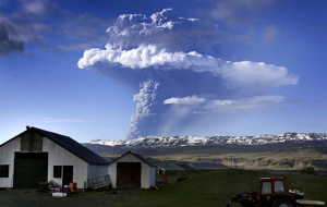 Volcán Islandés Mantiene en Alerta a Europa‎
