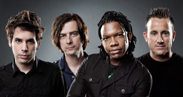 Newsboys – “Step Up To The Microphone” [Arrimándose Al Micrófono]