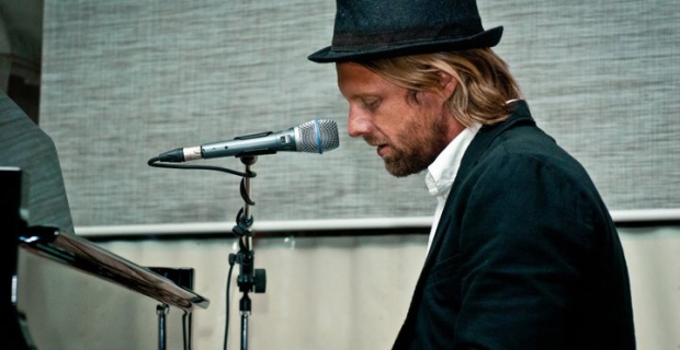 Jon Foreman – «Instead Of A Show» [En Vez De Un Show]