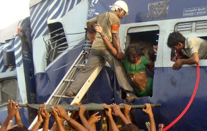 Fatal choque de trenes en la India