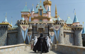 Darth Vader ya pasea por Disney